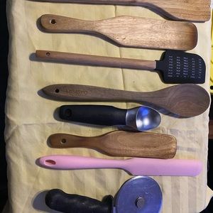 Cuisinart Wooden and Pink Cooking Utensils Set